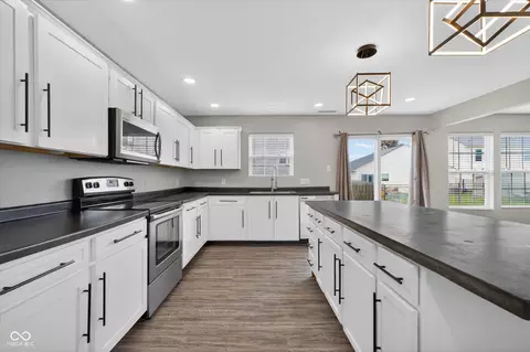Kitchen - 9678 W Stargazer Dr, Pendleton, IN 46064 photo 2 of 2
