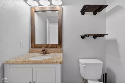Bath - 9678 W Stargazer Dr, Pendleton, IN 46064 photo 1 of 4
