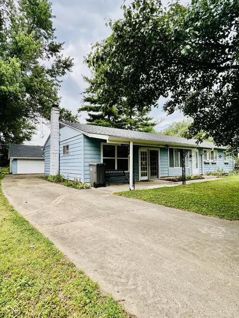 4231 Standish Dr, Indianapolis, IN 46221