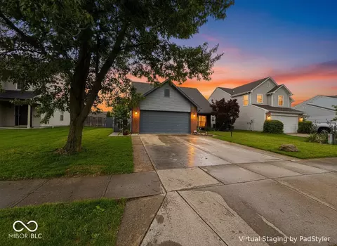 5340 Waterton Lakes Dr, Indianapolis, IN 46237