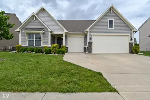 1356 Preserve Ct, Greenwood, IN 46143