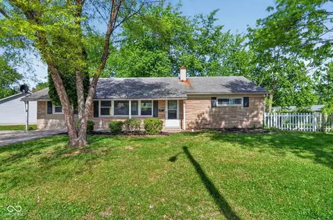 629 Gooseberry Ln, Greenwood, IN 46143