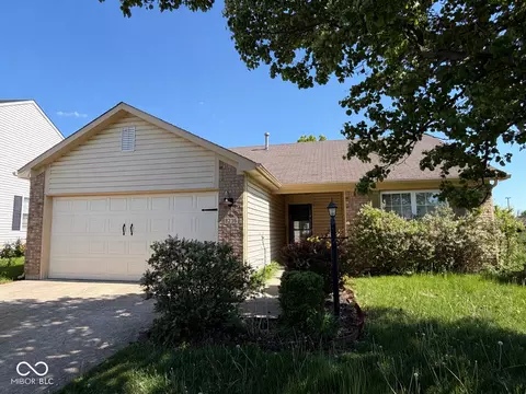 8236 Brambleberry Dr, Indianapolis, IN 46239