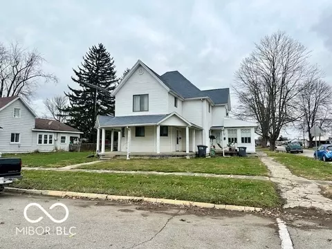 602 W 10th St, Rushville, IN 46173