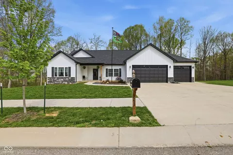 953 S Lantern Ln, Ellettsville, IN 47429