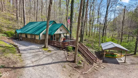 11040 E Purdue Farm Rd, Dubois, IN 47527