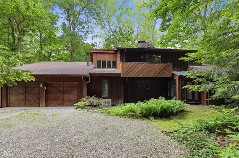 7953 Spring Mill Rd, Indianapolis, IN 46260