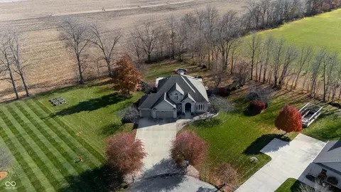 4477 Deere Trail Ct, Rochester, IN 46975