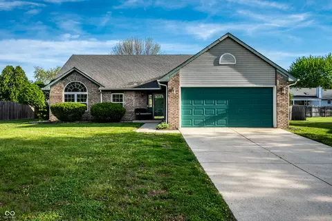32 Morningside Ct, Whiteland, IN 46184