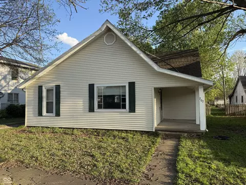 207 E Pine St, New Market, IN 47965