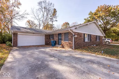 8201 Old Farm Ln, Indianapolis, IN 46214