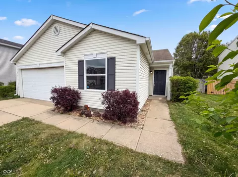 6747 Waverhill Dr, Indianapolis, IN 46217