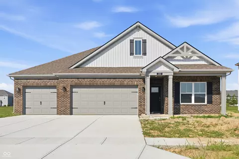 222 Heritage Pass W, Greenfield, IN 46140