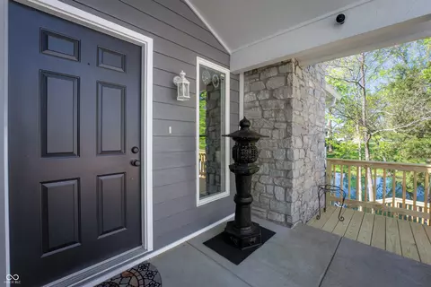 Exterior - 4121 Shields Dr, Columbus, IN 47201 photo 5 of 16
