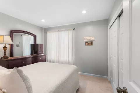 Bedroom - 4121 Shields Dr, Columbus, IN 47201 photo 10 of 10