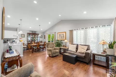 Living - 4121 Shields Dr, Columbus, IN 47201 photo 1 of 6