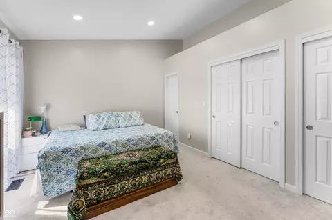 Bedroom - 4121 Shields Dr, Columbus, IN 47201 photo 2 of 10