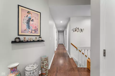 Entry Way - 4121 Shields Dr, Columbus, IN 47201 photo 4 of 8