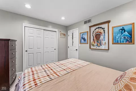 Bedroom - 4121 Shields Dr, Columbus, IN 47201 photo 7 of 10
