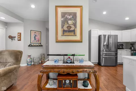 Entry Way - 4121 Shields Dr, Columbus, IN 47201 photo 1 of 8