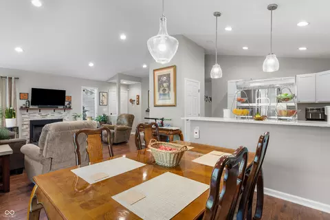 Dining - 4121 Shields Dr, Columbus, IN 47201 photo 4 of 6