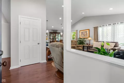 Entry Way - 4121 Shields Dr, Columbus, IN 47201 photo 6 of 8