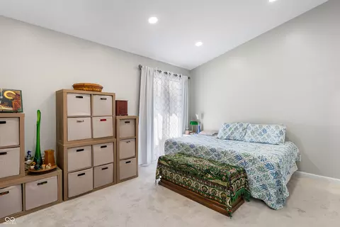 Bedroom - 4121 Shields Dr, Columbus, IN 47201 photo 3 of 10