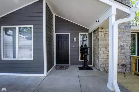 Exterior - 4121 Shields Dr, Columbus, IN 47201 photo 4 of 16