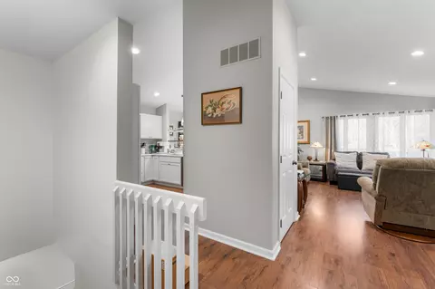 Entry Way - 4121 Shields Dr, Columbus, IN 47201 photo 5 of 8