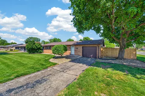 Exterior - 2240 Sims Dr, Columbus, IN 47203 photo 5 of 15
