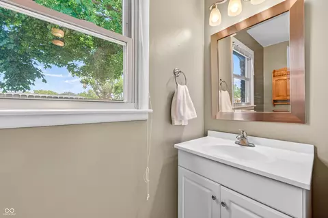 Bath - 2240 Sims Dr, Columbus, IN 47203 photo 1 of 4