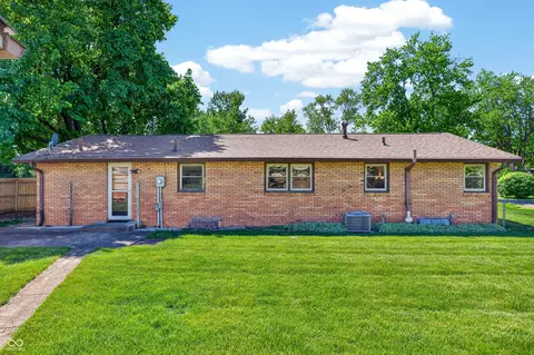 Exterior - 2240 Sims Dr, Columbus, IN 47203 photo 10 of 15