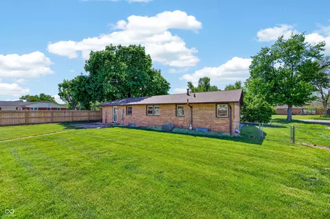 Exterior - 2240 Sims Dr, Columbus, IN 47203 photo 11 of 15
