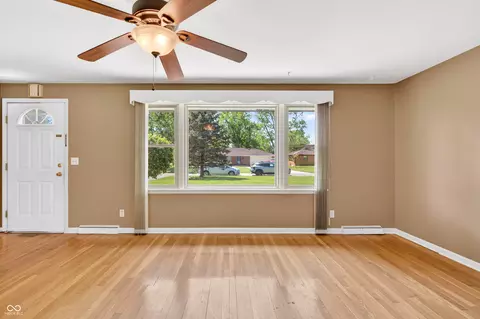 Living - 2240 Sims Dr, Columbus, IN 47203 photo 5 of 7