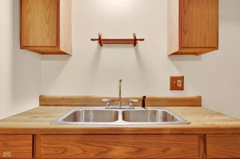 Kitchen - 2240 Sims Dr, Columbus, IN 47203 photo 6 of 6