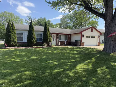 829 Delbrook Dr, Whiteland, IN 46184
