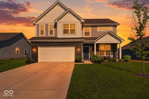 1573 N Clearwater Dr, Greenfield, IN 46140