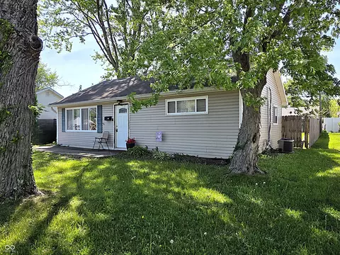 504 Carol Dr, Greenwood, IN 46143