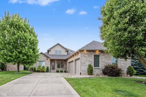 2845 Bloomsbury N, Greenwood, IN 46143