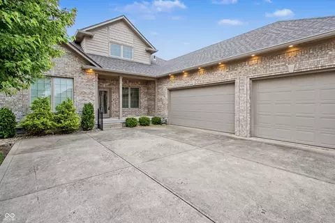 2845 Bloomsbury N, Greenwood, IN 46143