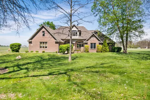 5577 N Beech Tree Dr, Greenfield, IN 46140