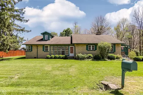 8644 S Addison Ave, Knightstown, IN 46148