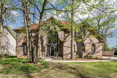 10795 Timber Springs Dr E, Fishers, IN 46038