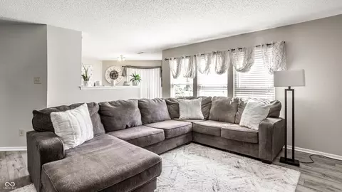 Living - 12957 E 131st St, Fishers, IN 46037 photo 4 of 6