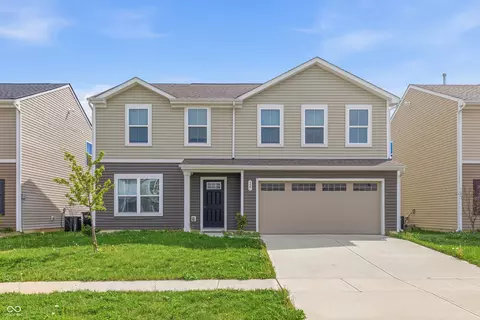 327 Campus Ln, Greenwood, IN 46143