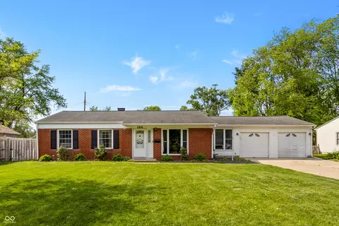 2816 Hawcreek Blvd, Columbus, IN 47203