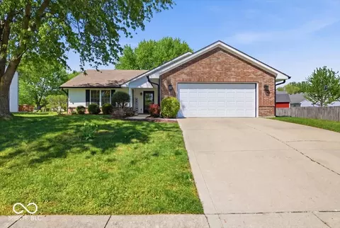 1816 Acorn Rd, Franklin, IN 46131