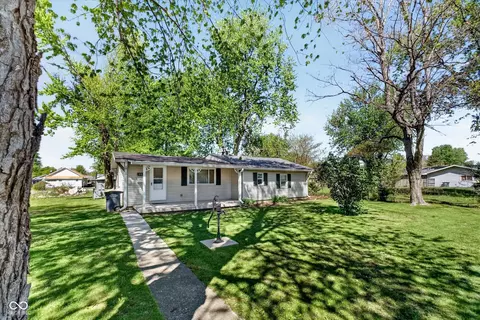 806 Oak St, Tipton, IN 46072
