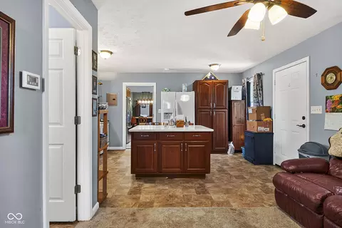 Entry Way - 8021 E State Road 236, Roachdale, IN 46172 photo 6 of 7