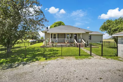 Exterior - 8021 E State Road 236, Roachdale, IN 46172 photo 5 of 21